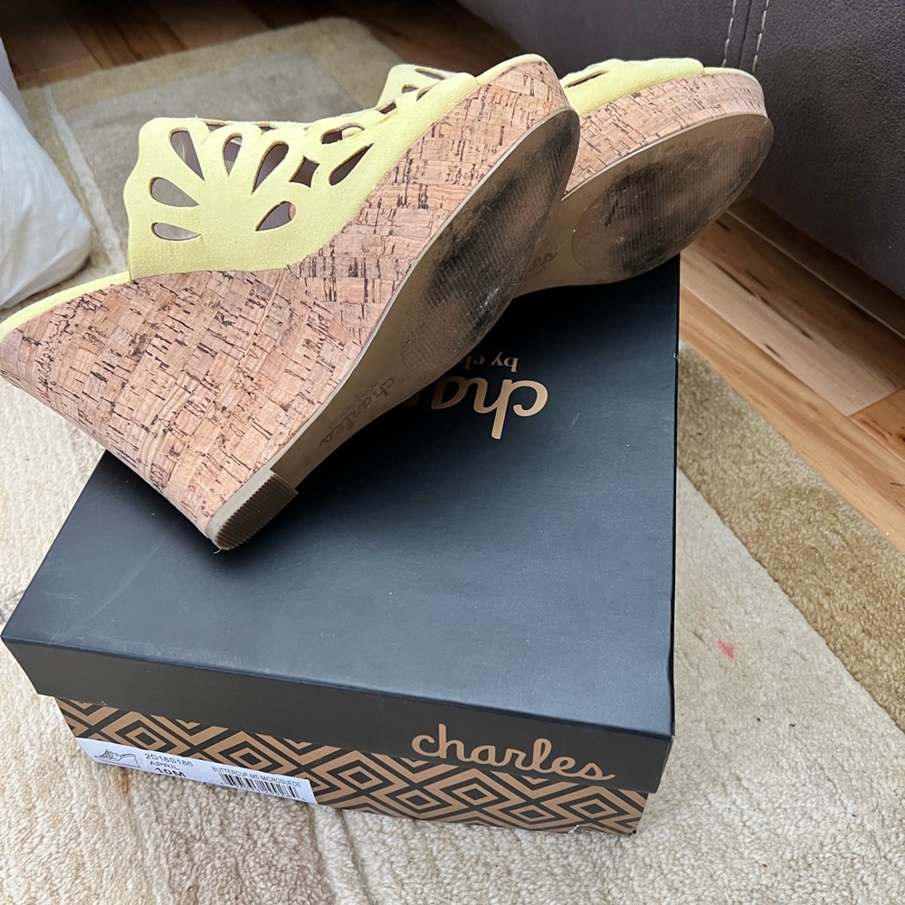 Charles David size 10 yellow wedges